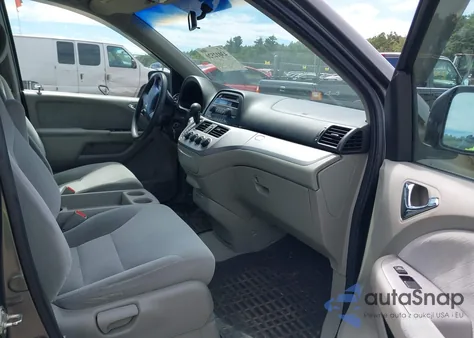 2008 Honda Odyssey Lx z USA, uszkodzony, nr VIN 5FNRL38298B065223